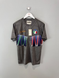 ITALY 2010 RETRO LEISURE SHIRT  (S)  DIADORA ORIGINAL VINTAGE FOOTBALL SHIRT for sale on Ebay