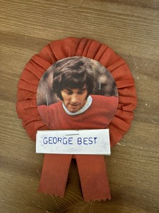 VINTAGE GEORGE BEST MANCHESTER UNITED MAN UTD FOOTBALL ROSETTE  for sale on Ebay