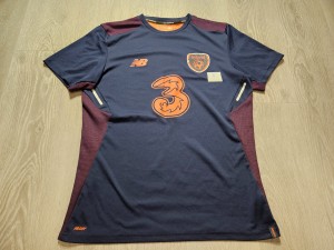 Mens New Balance Republic Of Ireland (Eire) training Football Shirt Size L for sale on Ebay