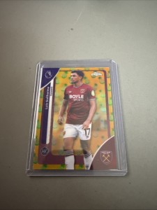 Luis Guilherme Pineapple Blast Parallel West Ham Topps Chrome PL 2026 for sale on Ebay