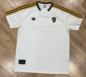 Manchester United Adidas Iconic Shirt - Size Adult 2XL 22.5inch P2P for sale on Ebay