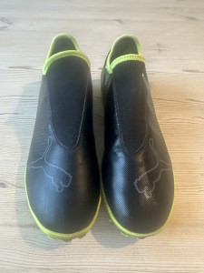 Puma Astro / 3G / Indoor Football Boots / Trainers UK Size 8.5 for sale on Ebay