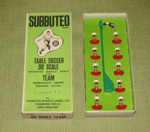 Subbuteo Heavyweight HW team Clyde Liverpool (away) Ref 81 in original box for sale on Ebay