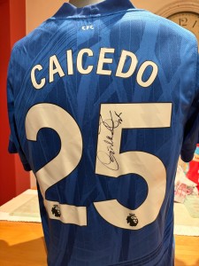 Moises Caicedo Hand Signed Chelsea Home #25 Shirt + COA / PSA QO CARD + PROOF for sale on Ebay