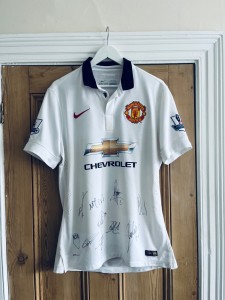 Michael Carrick #16 Manchester United 2014/15 signed Player Issue away shirt! for sale on Ebay