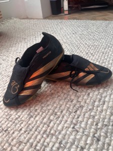 adidas predator Jude Bellingham black & gold edition football boots uk size 8.5 for sale on Ebay