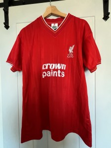 Official retro Liverpool FC 1982 home football Shirt Size M for sale on Ebay