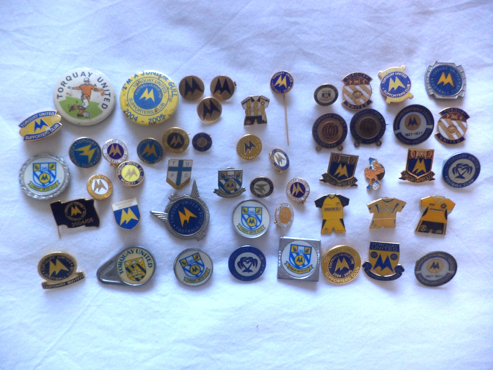 TORQUAY UNITED BADGE COLLECTION 40 + for sale on Ebay