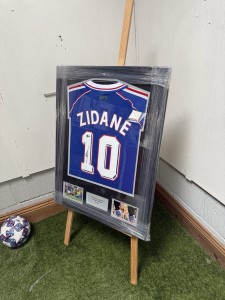 Zinedine Zidane Hand Signed  France Football Shirt Beckett Witnessed COA for sale on Ebay