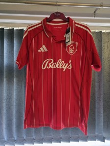 Nottingham Forest Home Shirt 25/26 L With Europa League Badge BNWT for sale on Ebay