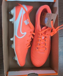 Nike Tempo Football Boots UK Size 7.5 for sale on Ebay