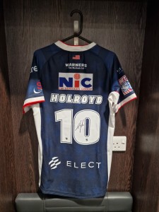 10. Tom Holroyd – Signed Leeds Rhinos Las Vegas Player Issue Shirt (Size XL) for sale on Ebay