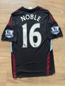 Mark Noble 2013/14 Home West Ham United Football Shirt ⚒ Autographed Matchworn for sale on Ebay