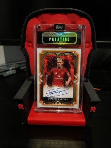 Topps Manchester United Palatial Lisandro Martinez On Card Auto Numbered /25 for sale on Ebay