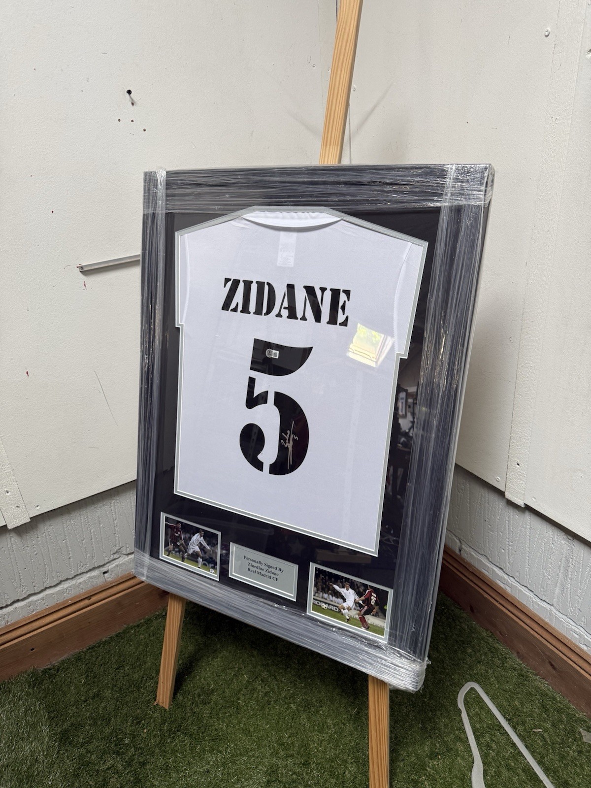 Zinedine Zidane Hand Signed Real Madrid Shirt Beckett Witnessed COA for sale on Ebay