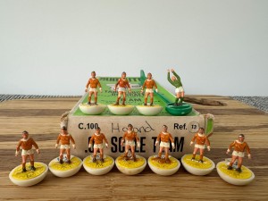 Subbuteo (HW)  Team HOLLAND - Reference: 13 ON FRIED EG  BASES - FOR RESTORATION for sale on Ebay