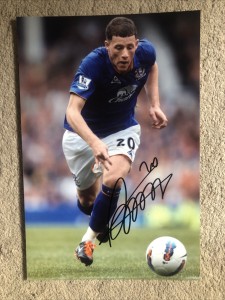 ex EVERTON & ENGLAND Midfielder  ROSS BARKLEY  Signed Autograph Photo Size 10x8” for sale on Ebay