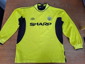 Manchester United Adult M Home Goalkeeper Shirt 1999 - 2000 Umbro 99/2000 for sale on Ebay