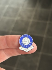 Vintage Everton FC - The Toffees -  Gomm Ball Football  Badge for sale on Ebay