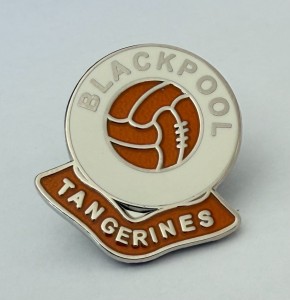 BLACKPOOL Football Club FC Enamel Badge 