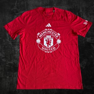 adidas Manchester United Player Issue  Casual Badge t-shirt - Medium for sale on Ebay