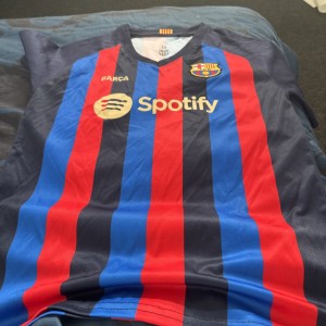 FC Barcelona men’s size S football shirt  for sale on Ebay