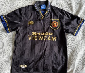 Authentic Manchester United Umbro 1993/1994/1995 black Away Shirt Mens Small for sale on Ebay