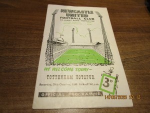 NEWCASTLE  UNITED  v  TOTTENHAM  HOTSPUR - SPURS DOUBLE SEASON  1960/1   OCT 29 for sale on Ebay