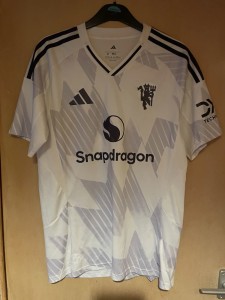 Manchester United Away Top Medium New for sale on Ebay