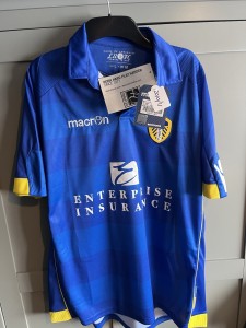 Leeds United 2011/12 Third Shirt Size M Excellent Condition BNWT for sale on Ebay