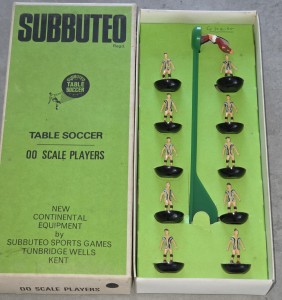 Subbuteo Eintracht Frankfurt Ref 216 HW Unusual Base Combo for sale on Ebay