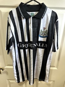 Newcastle United Retro Football Shirt Medium for sale on Ebay