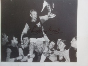 BOBBY MOORE ORIGINAL SIGNED MAGAZINE PICTURE for sale on Ebay