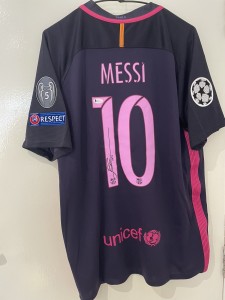 Lionel Messi Hand Signed Barcelona Shirt Beckett BAS for sale on Ebay