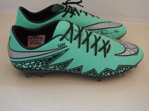 HARRY KANE ENGLAND SPURS HAND SIGNED NIKE BOOTS PLAYER ISSUE un match worn shirt for sale on Ebay