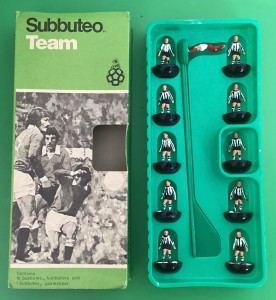 Vintage Heavyweight Subbuteo Team “LANDSKRONA” Ref: 287 for sale on Ebay