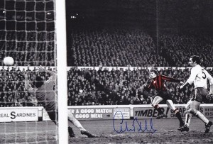 *BID FROM 4.99* HAND SIGNED 12 x 8 PHOTO MANCHESTER CITY - COLIN BELL for sale on Ebay