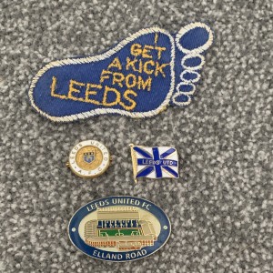 Leeds United FC Badge & Pin Lot with 