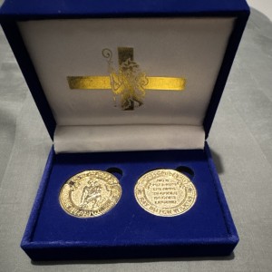 CHELSEA FC Ray “Butch” Wilkins Football Commemorative Coin Medal Set Boxed 1/51 for sale on Ebay