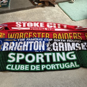 9 x football club scarves for sale on Ebay