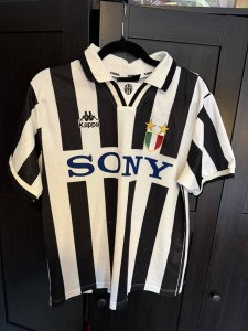 Original Authentic Juventus 1995/1996 Home Football Shirt Mens Small for sale on Ebay