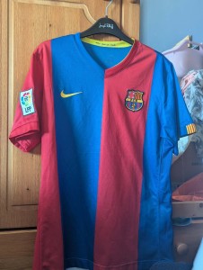 FC Barcelona 2006/07 Ronaldinho 10 Home Shirt Medium for sale on Ebay