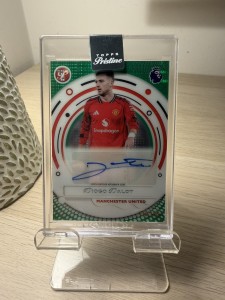 Topps Pristine PL 25/26 Diogo Dalot Manchester United Autograph numbered /150 for sale on Ebay