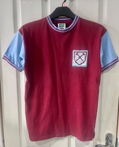 Official Scoredraw West Ham Bobby Moore 6 Shirt, Men’s Small for sale on Ebay