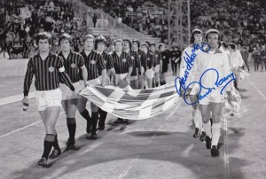 *LOW START BID* HAND SIGNED 12 x 8 PHOTO : LEEDS UNITED - HARVEY & REANEY for sale on Ebay
