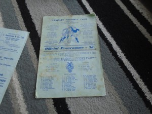 YIEWSLEY V CHESHAM UNITED 1954-5 ( YIEWSLEY AUTOGRAPHS INSIDE) for sale on Ebay
