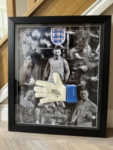 Jordan Pickford Hand Signed Goalkeppers Glove for sale on Ebay