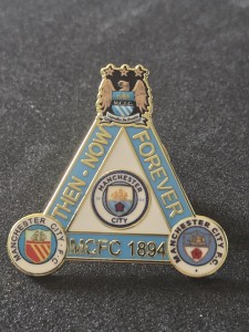 Manchester City pin Badge...... for sale on Ebay