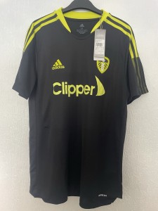Leeds United Training Shirt Bnwt Size M Men’s for sale on Ebay