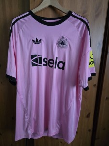 Newcastle United Goalkeeper Top 2025 Says 4xl Fits Like 2xl for sale on Ebay